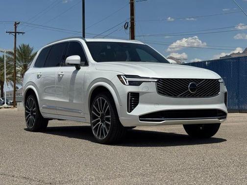 2025 Volvo XC90 B6 Ultra