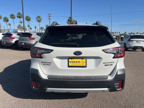 Crystal White Pearl 2021 Subaru Outback Touring