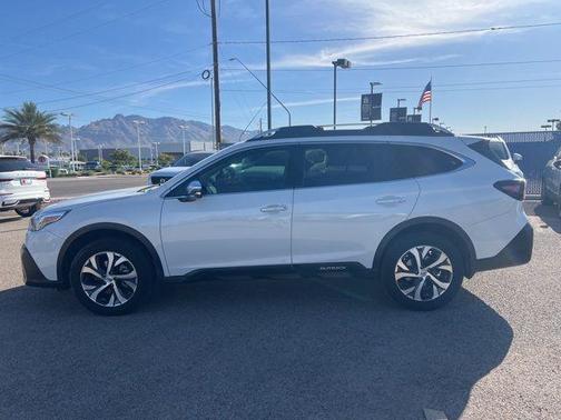 Crystal White Pearl 2021 Subaru Outback Touring