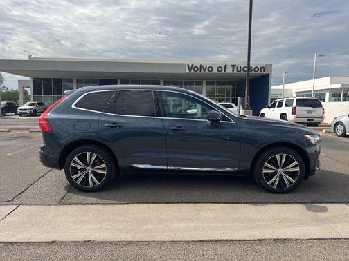 2023 Volvo XC60 B5 Plus Bright Theme