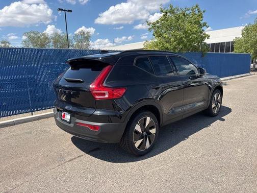 2025 Volvo EX40 Twin Motor Core