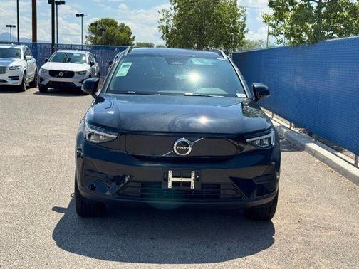 2025 Volvo EX40 Twin Motor Core