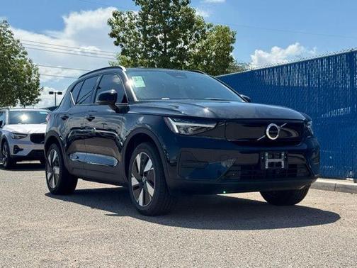 2025 Volvo EX40 Twin Motor Core