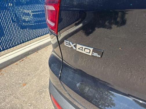 2025 Volvo EX40 Twin Motor Core