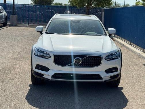 2026 Volvo V90 Cross Country B6 Ultra