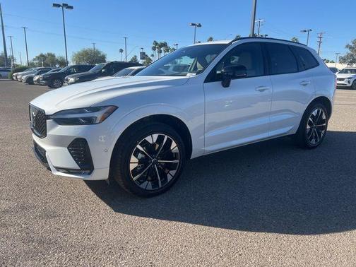 2026 Volvo XC60 B5 Plus