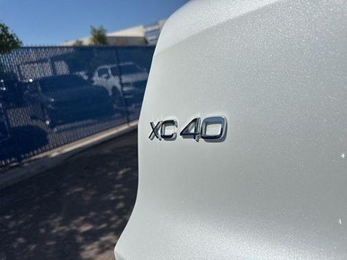 2025 Volvo XC40 B5 Plus Dark Theme