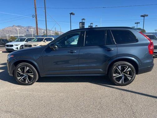 2022 Volvo XC90 Recharge Plug-In Hybrid T8 R-Design Extended Range 7P