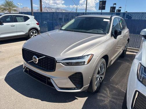 2025 Volvo XC60 B5 Plus