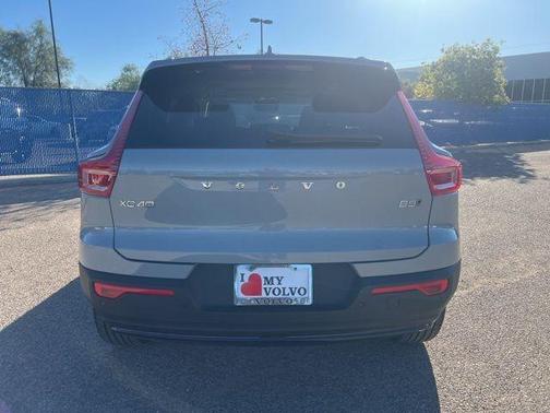 2026 Volvo XC40 B5 Plus