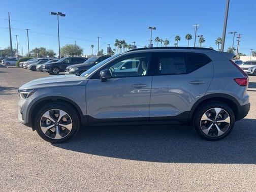 2026 Volvo XC40 B5 Plus
