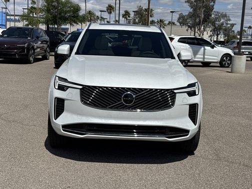 2025 Volvo XC90 B5 Plus 6-Seater