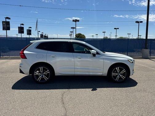 2020 Volvo XC60 T5 Momentum