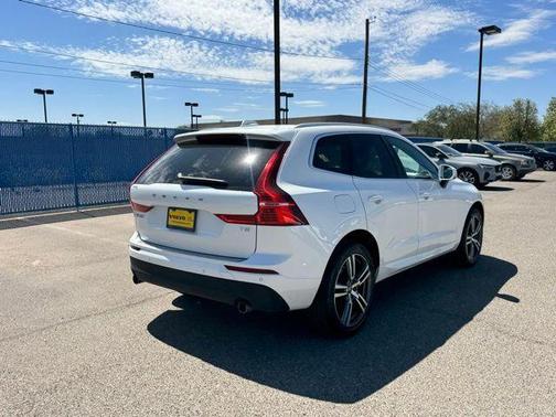 2020 Volvo XC60 T5 Momentum