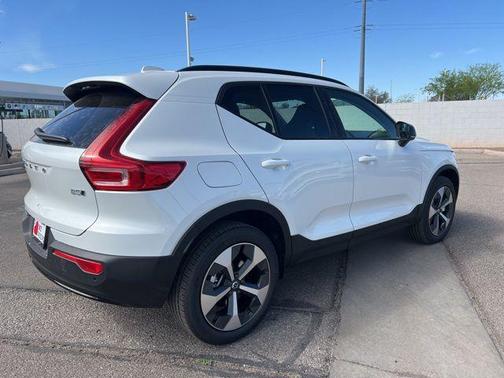 Crystal White 2026 Volvo XC40 B5 Plus
