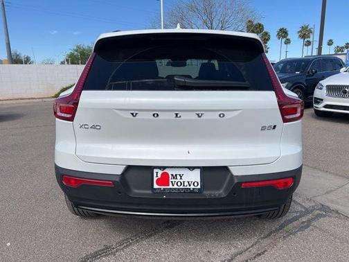 Crystal White 2026 Volvo XC40 B5 Plus