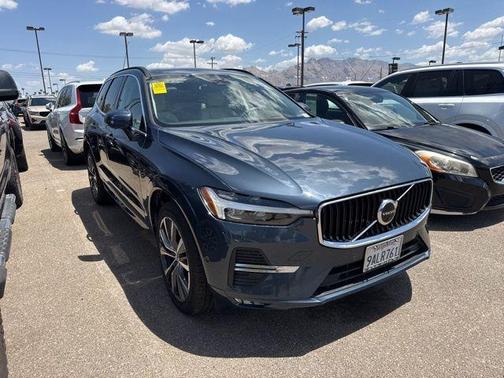 2022 Volvo XC60 B5 Momentum