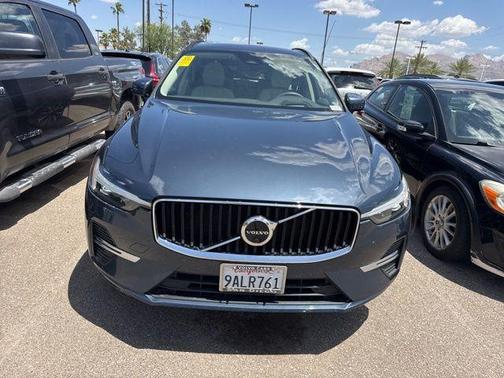 2022 Volvo XC60 B5 Momentum
