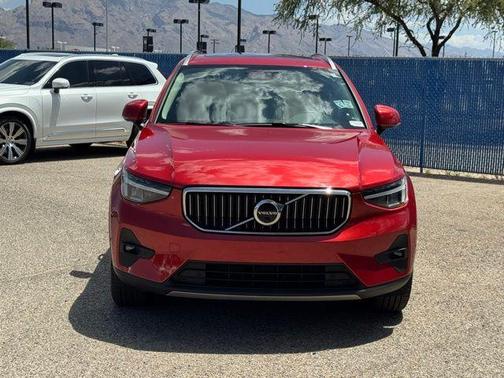 2023 Volvo XC40 B5 Plus Bright Theme