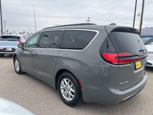 2022 Chrysler Pacifica Touring-L