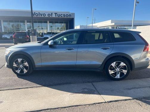 2020 Volvo V60 Cross Country T5
