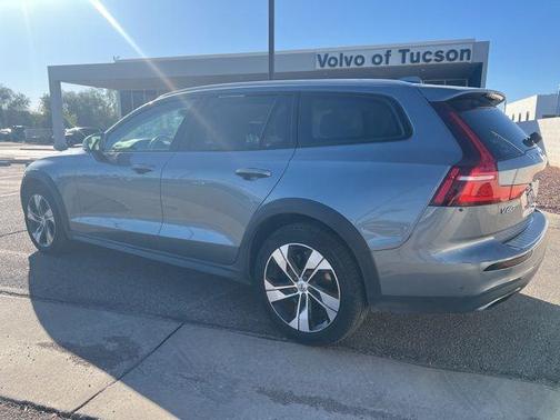 2020 Volvo V60 Cross Country T5