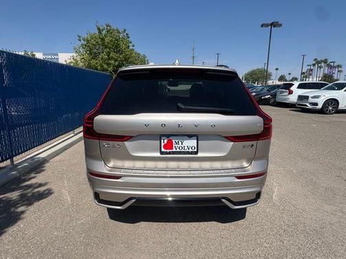 2026 Volvo XC60 B5 Plus