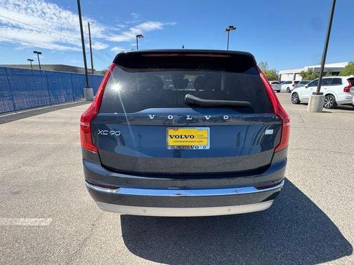 2022 Volvo XC90 Recharge Plug-In Hybrid T8 Inscription Expression 7 Passenger
