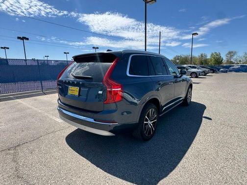 2022 Volvo XC90 Recharge Plug-In Hybrid T8 Inscription Expression 7 Passenger