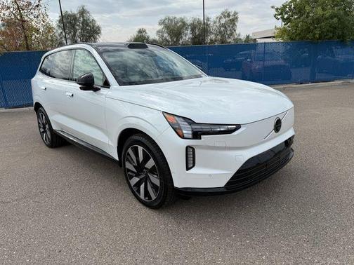 2025 Volvo EX90 Twin Motor Plus