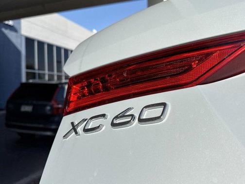 2025 Volvo XC60 B5 Core