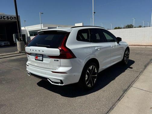 2026 Volvo XC60 B5 Plus