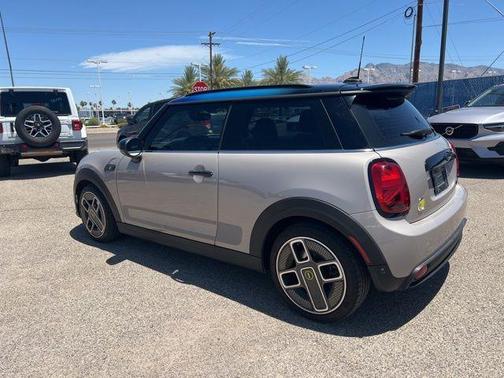 Gray Metallic 2022 MINI SE Hardtop Cooper