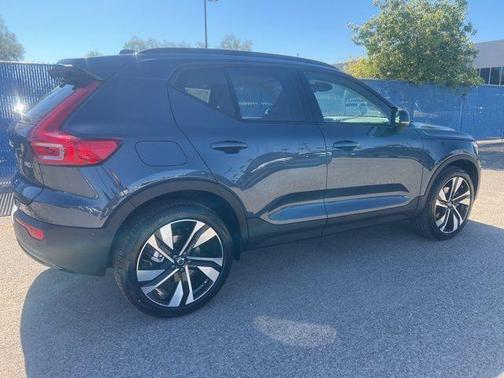 2026 Volvo XC40 B5 Ultra