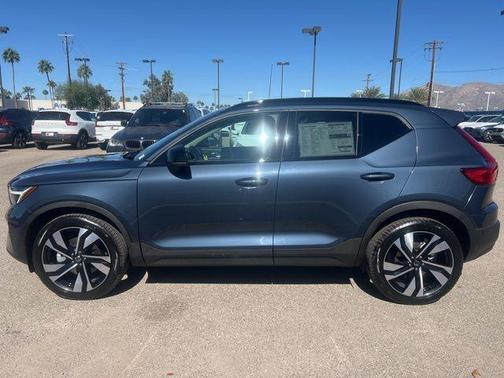 2026 Volvo XC40 B5 Ultra