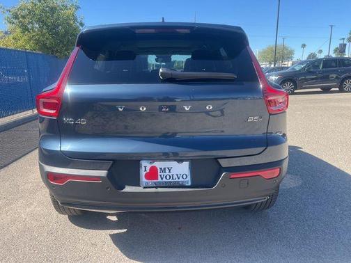 2026 Volvo XC40 B5 Ultra