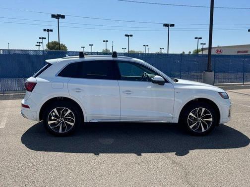 2023 Audi Q5 45 S line quattro Premium