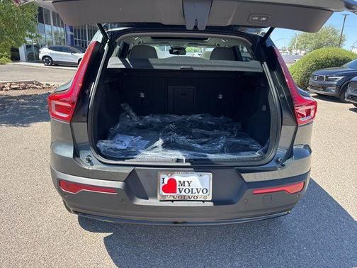 2026 Volvo XC40 B5 Ultra