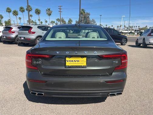 Pine Gray Metallic 2021 Volvo S60 T5 Momentum