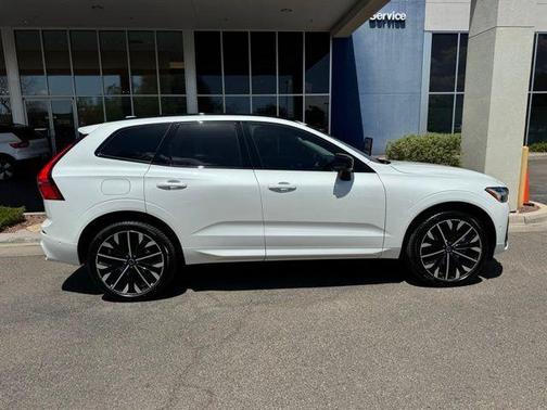 2026 Volvo XC60 B5 Ultra