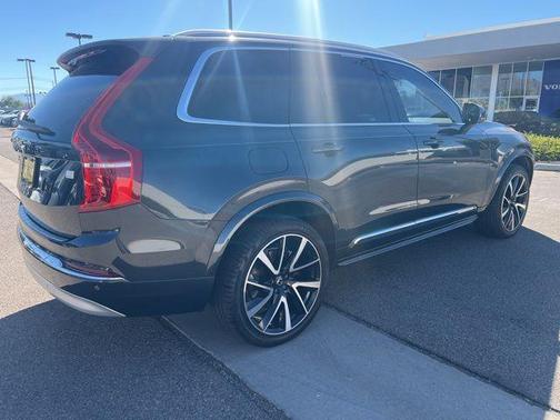 2022 Volvo XC90 Recharge Plug-In Hybrid T8 Inscription Expression 7 Passenger