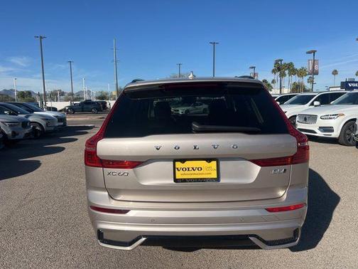 2025 Volvo XC60 B5 Core