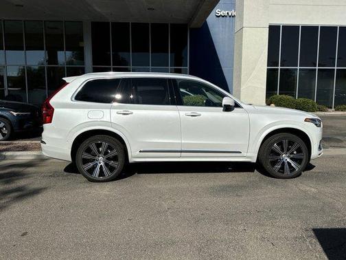 2025 Volvo XC90 Plug-In Hybrid T8 Plus 7-Seater
