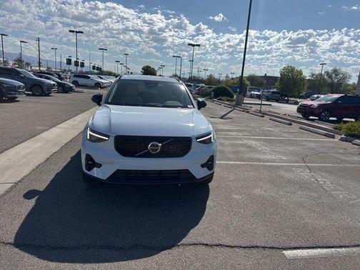 2026 Volvo XC40 B5 Plus