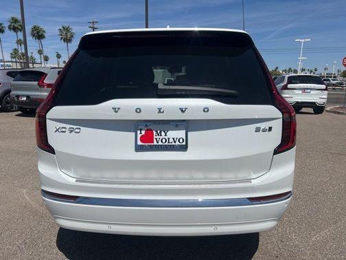 Crystal White 2026 Volvo XC90 B6 Plus 6-Seater
