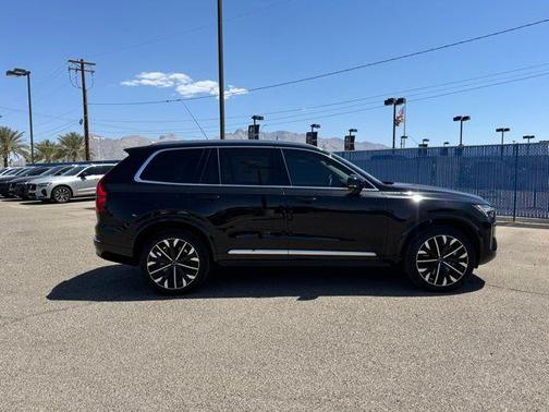 2025 Volvo XC90 Plug-In Hybrid T8 Ultra 6-Seater