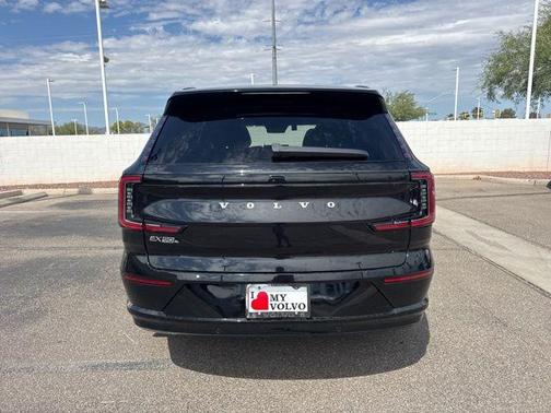 2025 Volvo EX90 Twin Motor Plus
