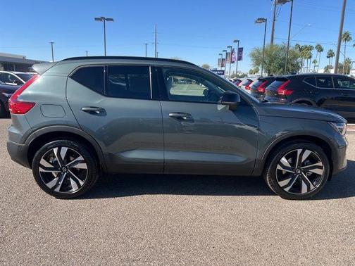 2026 Volvo XC40 B5 Ultra