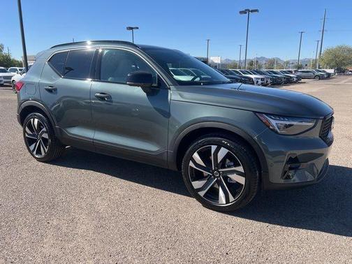 2026 Volvo XC40 B5 Ultra