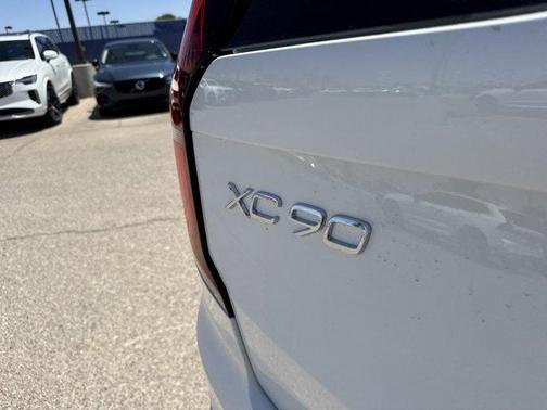 2025 Volvo XC90 Plug-In Hybrid T8 Ultra 7-Seater